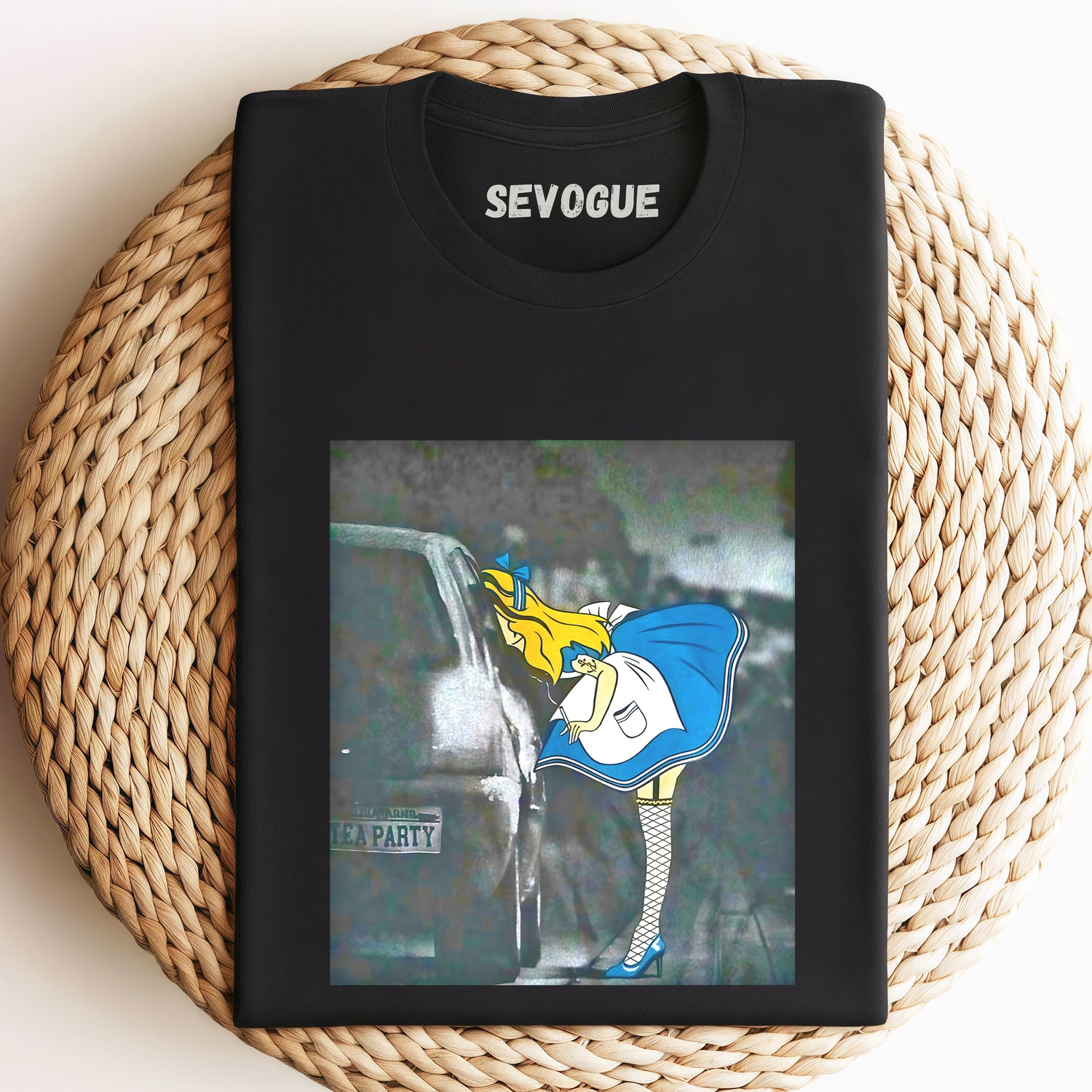 Alice V1 Unisex Tee, Sweatshirt & Hoodi