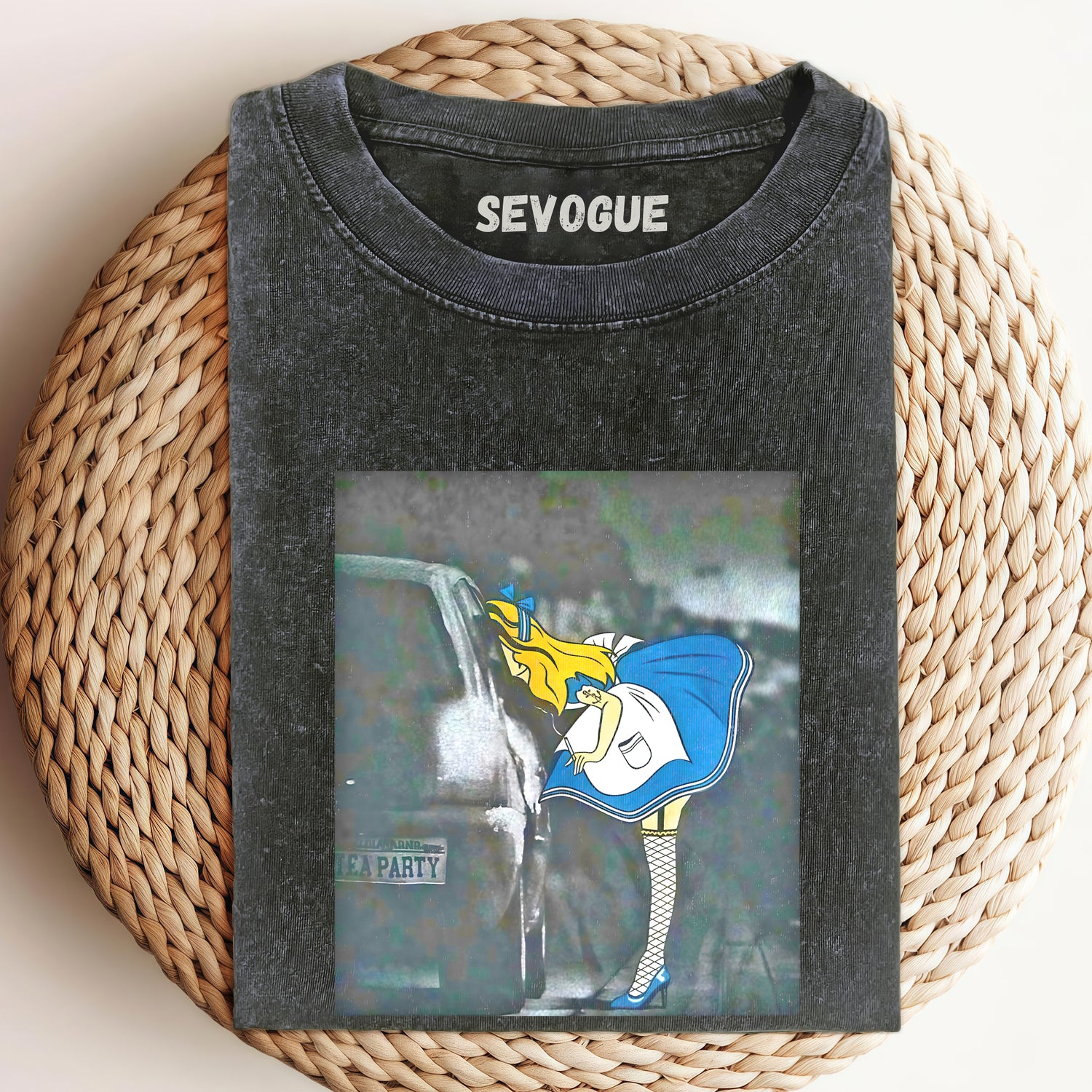 Alice V1 Unisex Tee, Sweatshirt & Hoodi