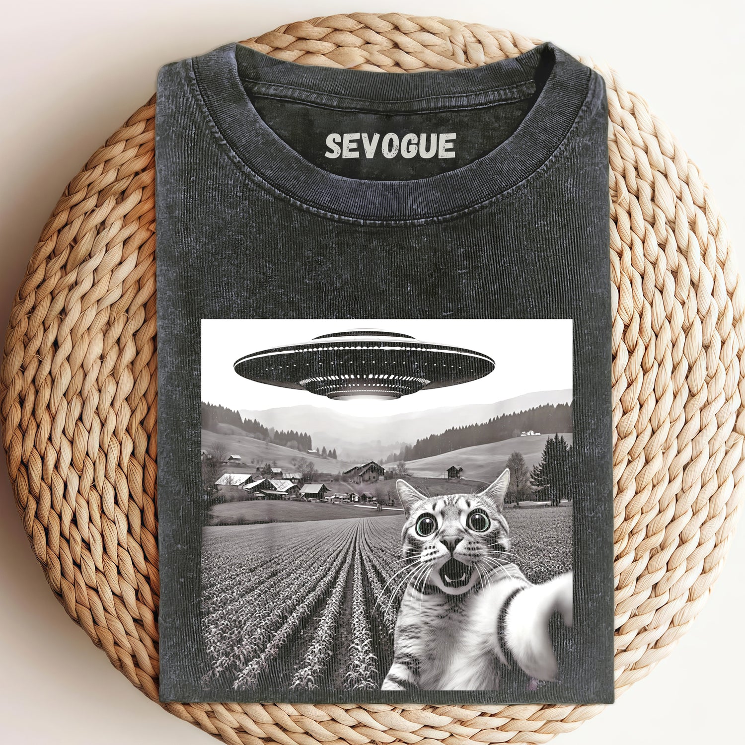 Cat Selfie With Alien Ufo Unisex Tee, Sweatshirt & Hoodi