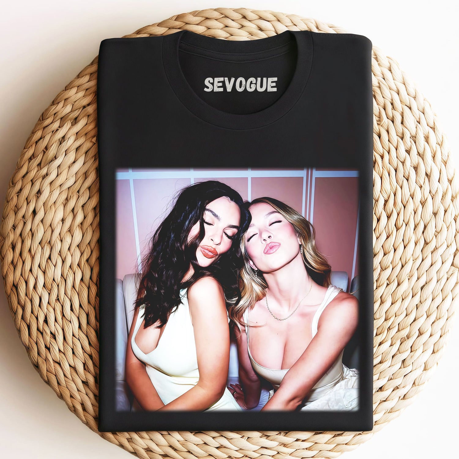 Emily Ratajkowski And Sydney Sweeney Unisex Tee, Sweatshirt & Hoodie