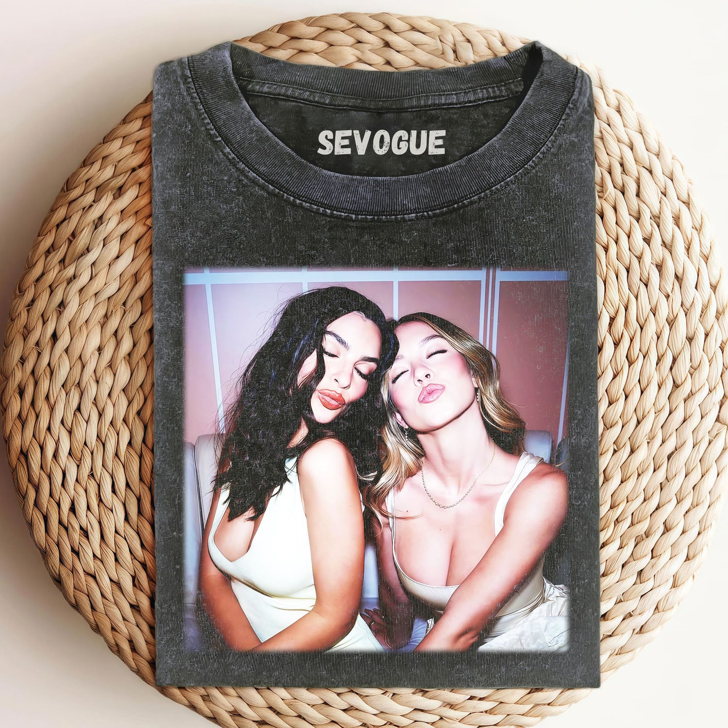 Emily Ratajkowski And Sydney Sweeney Unisex Tee, Sweatshirt & Hoodie