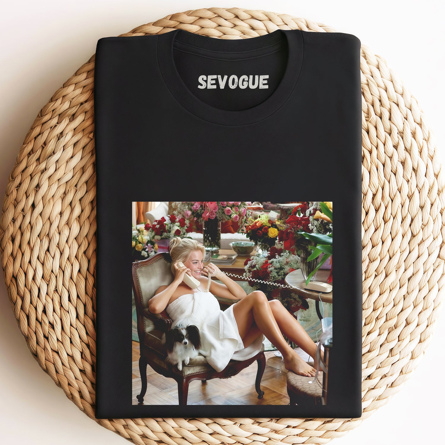 Margot Robbie Unisex Tee, Sweatshirt & Hoodi