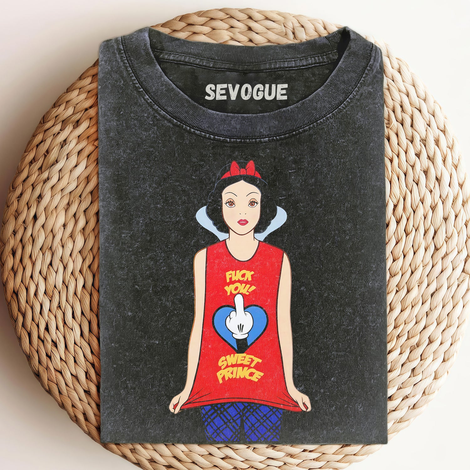 Retro Snow White Unisex Tee, Sweatshirt & Hoodi