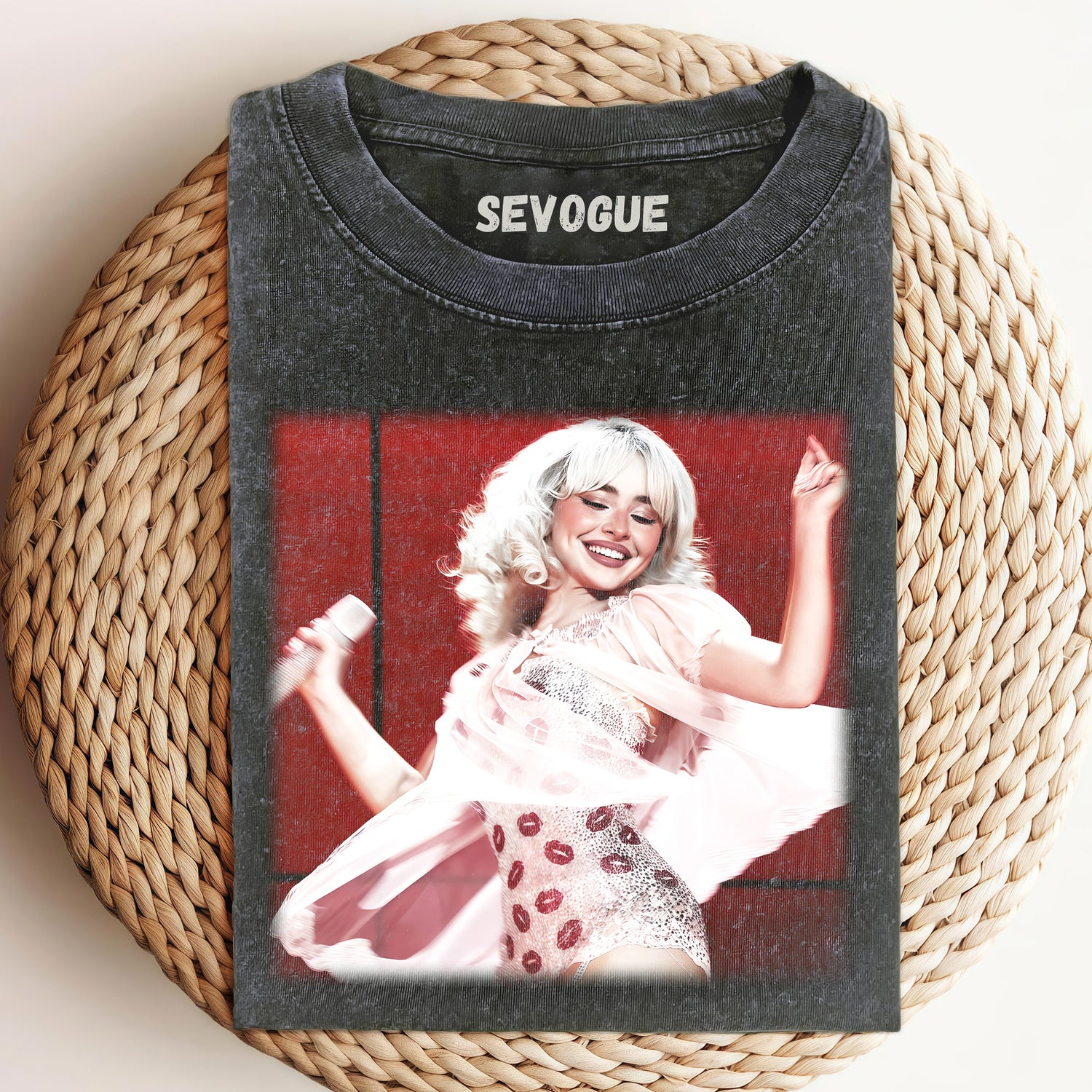 Sabrina Carpenter Dancing Unisex Tee, Sweatshirt & Hoodie