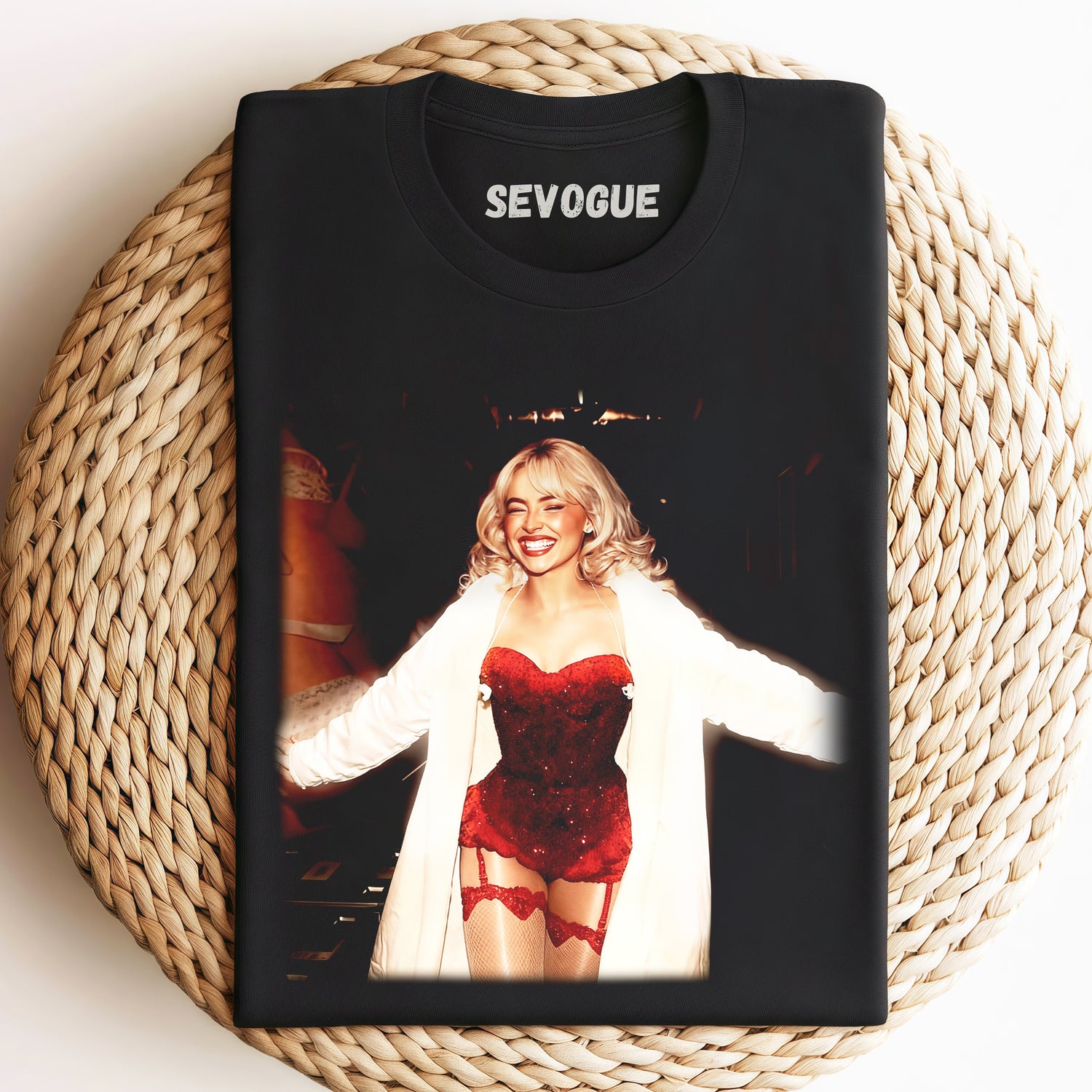 Sabrina Carpenter's Cheerful Smile Unisex Tee, Sweatshirt & Hoodie