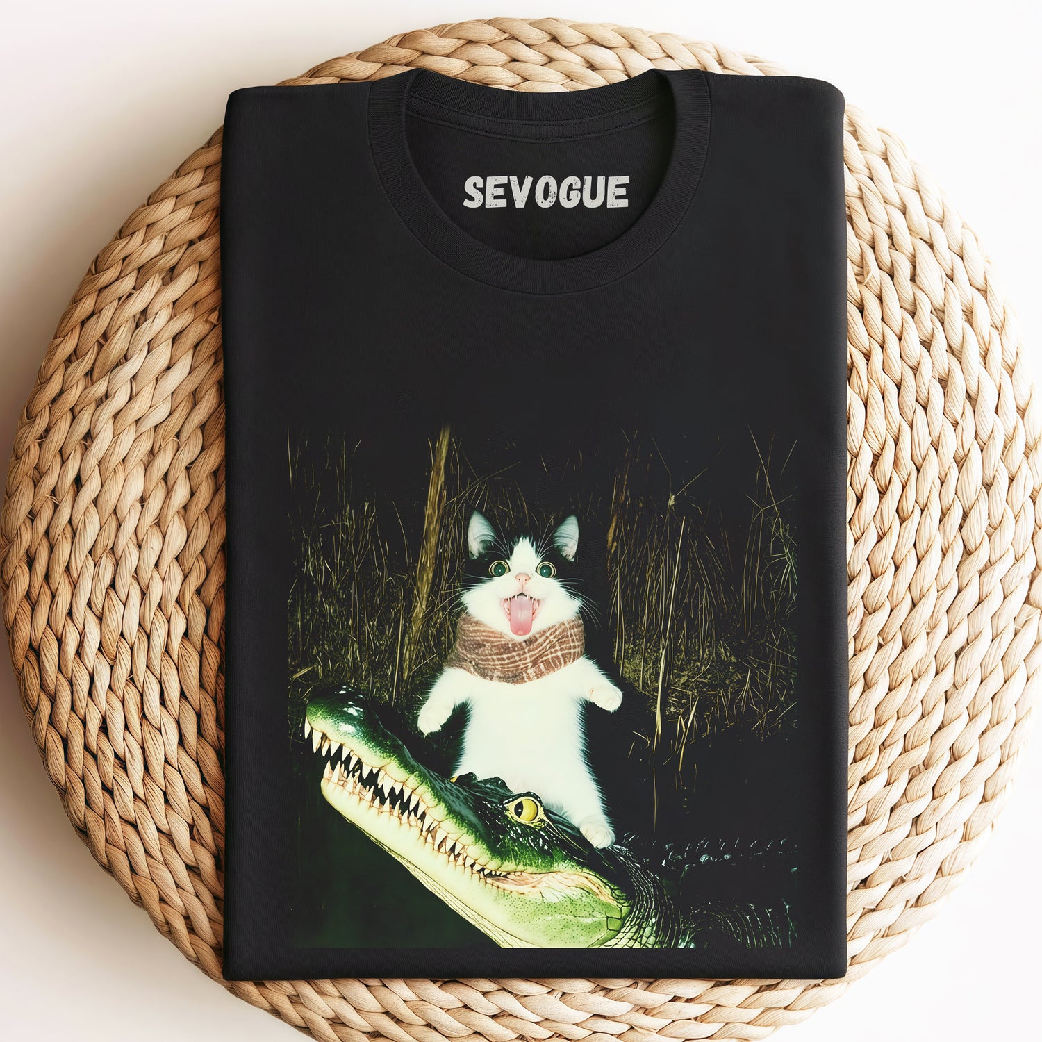 Scaring Cat Unisex Tee, Sweatshirt & Hoodi
