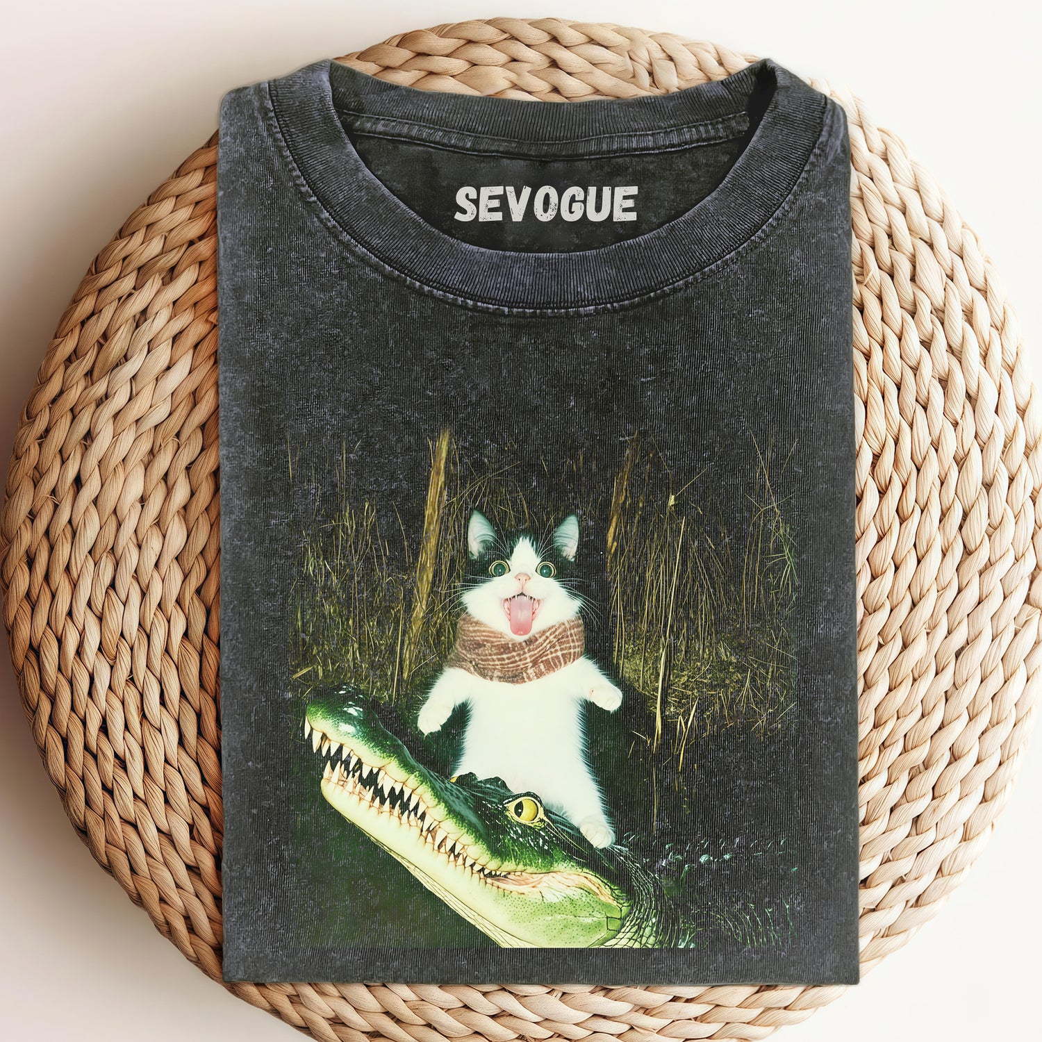 Scaring Cat Unisex Tee, Sweatshirt & Hoodi