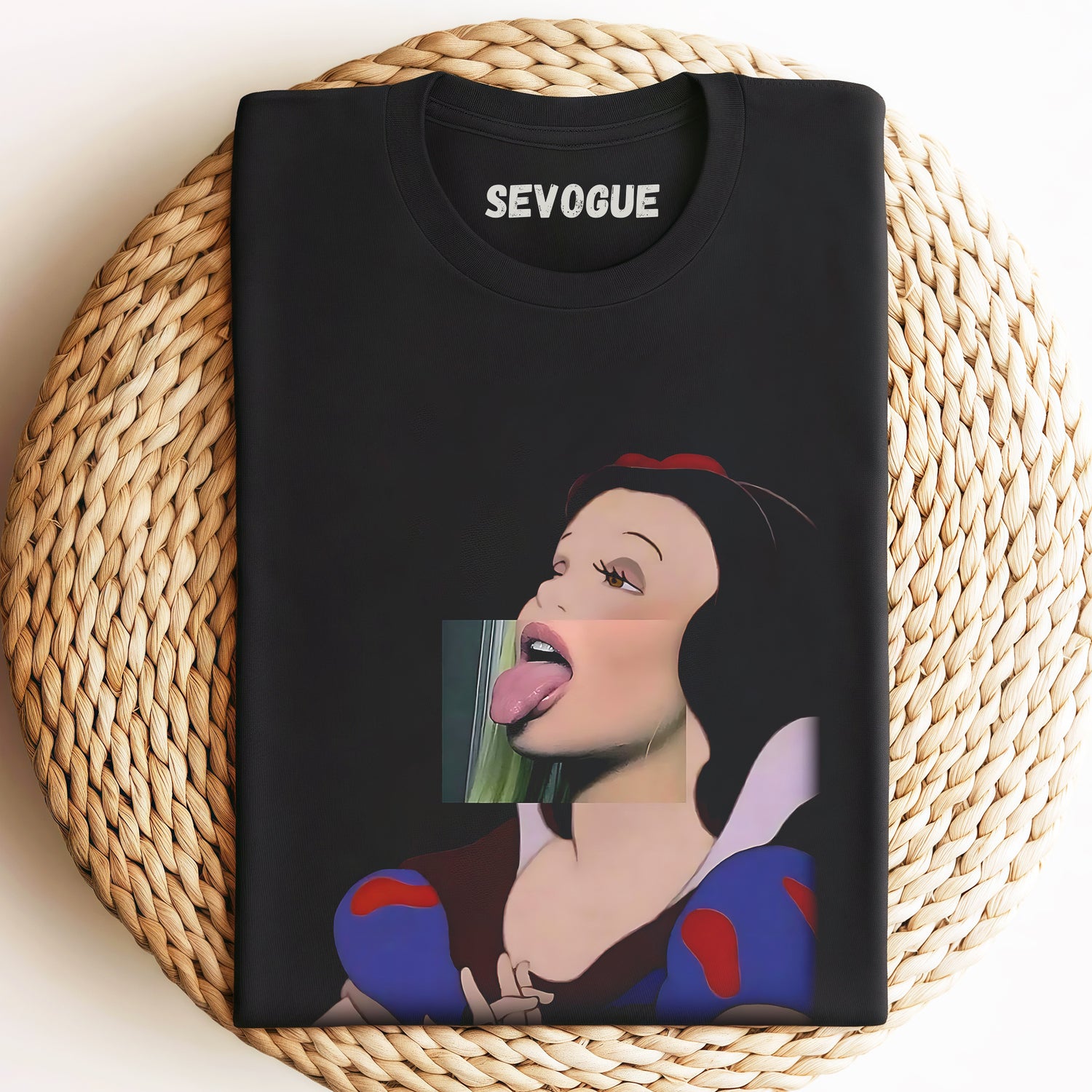 Snow White Unisex Tee, Sweatshirt & Hoodi