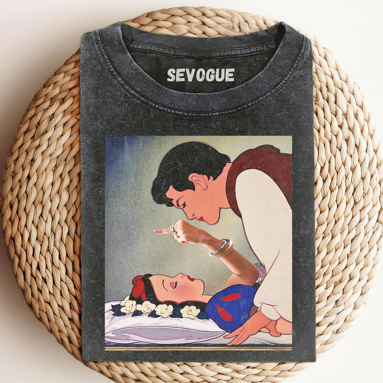 Snow White Doesn't Need A Prince Unisex Tee, Sweatshirt & Hoodie