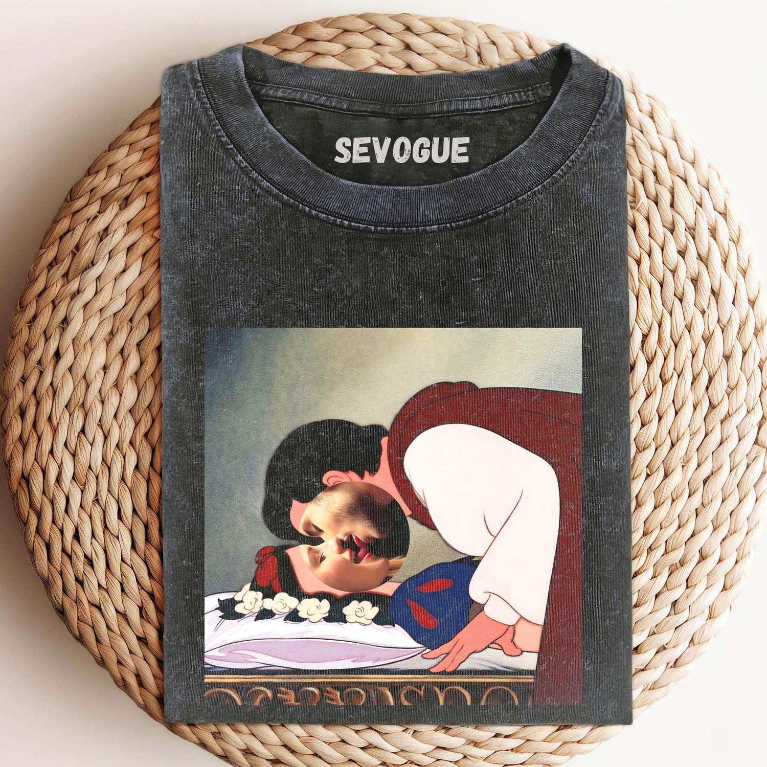Snow White Parody V3 Unisex Tee, Sweatshirt & Hoodie