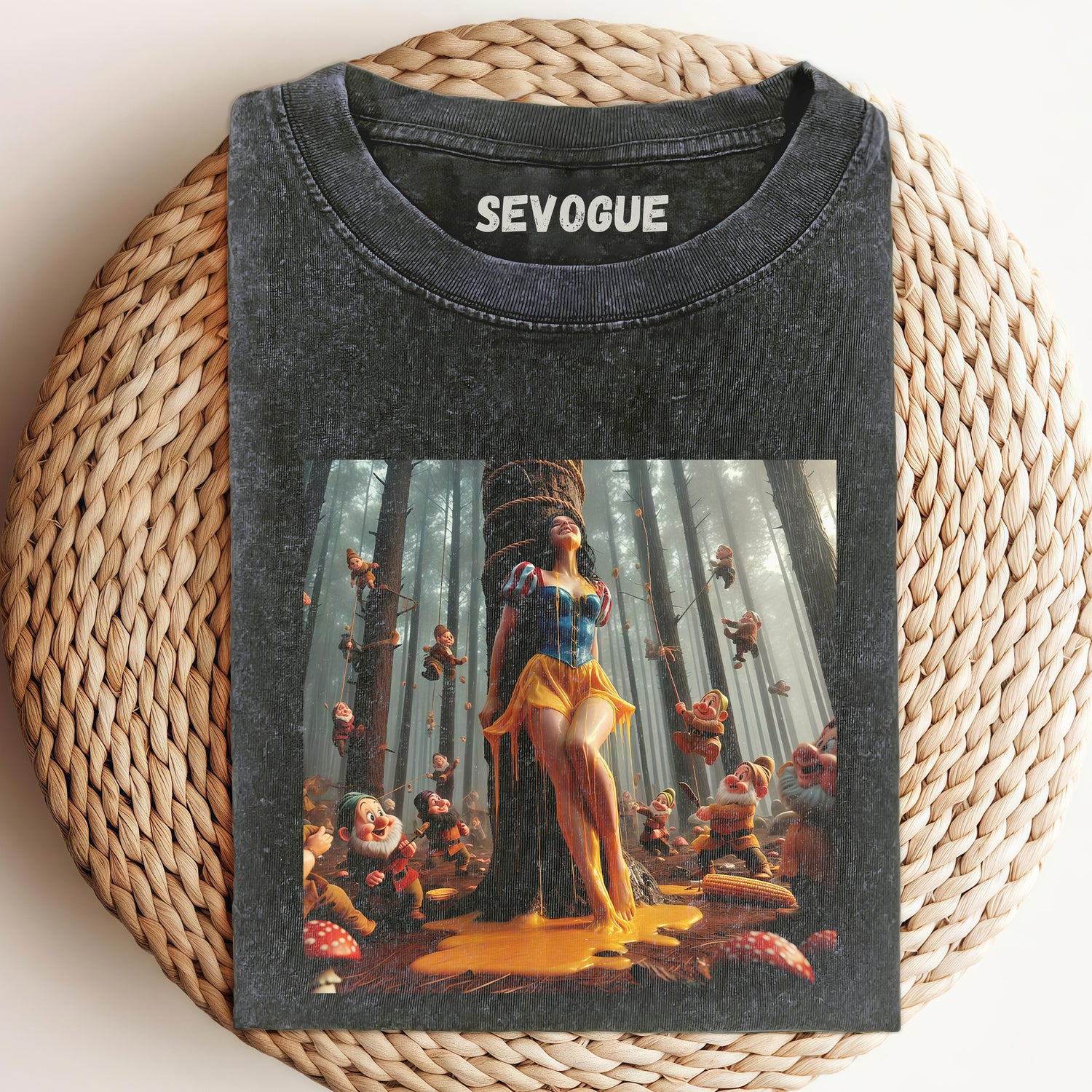 Snow White B1 Unisex Tee, Sweatshirt & Hoodi