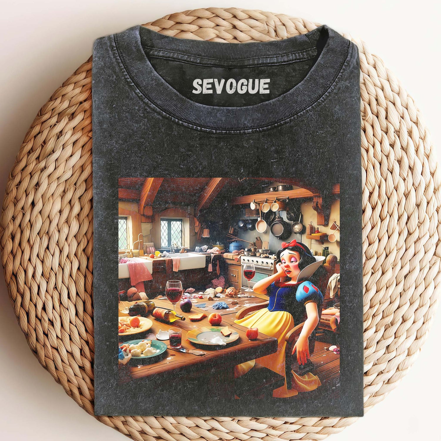 Snow White V2 Unisex Tee, Sweatshirt & Hoodi