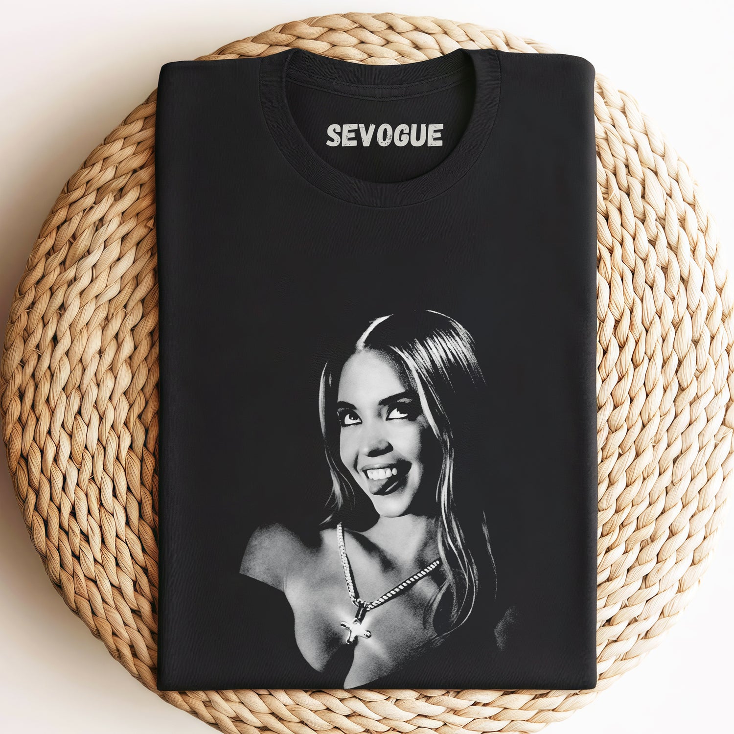 Sydney Sweeney Unisex Tee, Sweatshirt & Hoodi