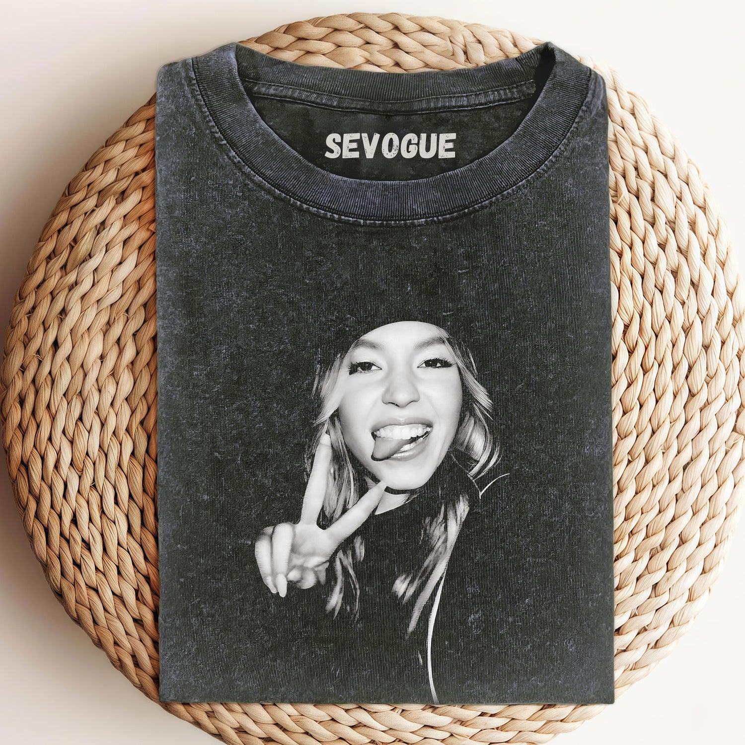 Sydney Sweeney V1 Unisex Tee, Sweatshirt & Hoodi