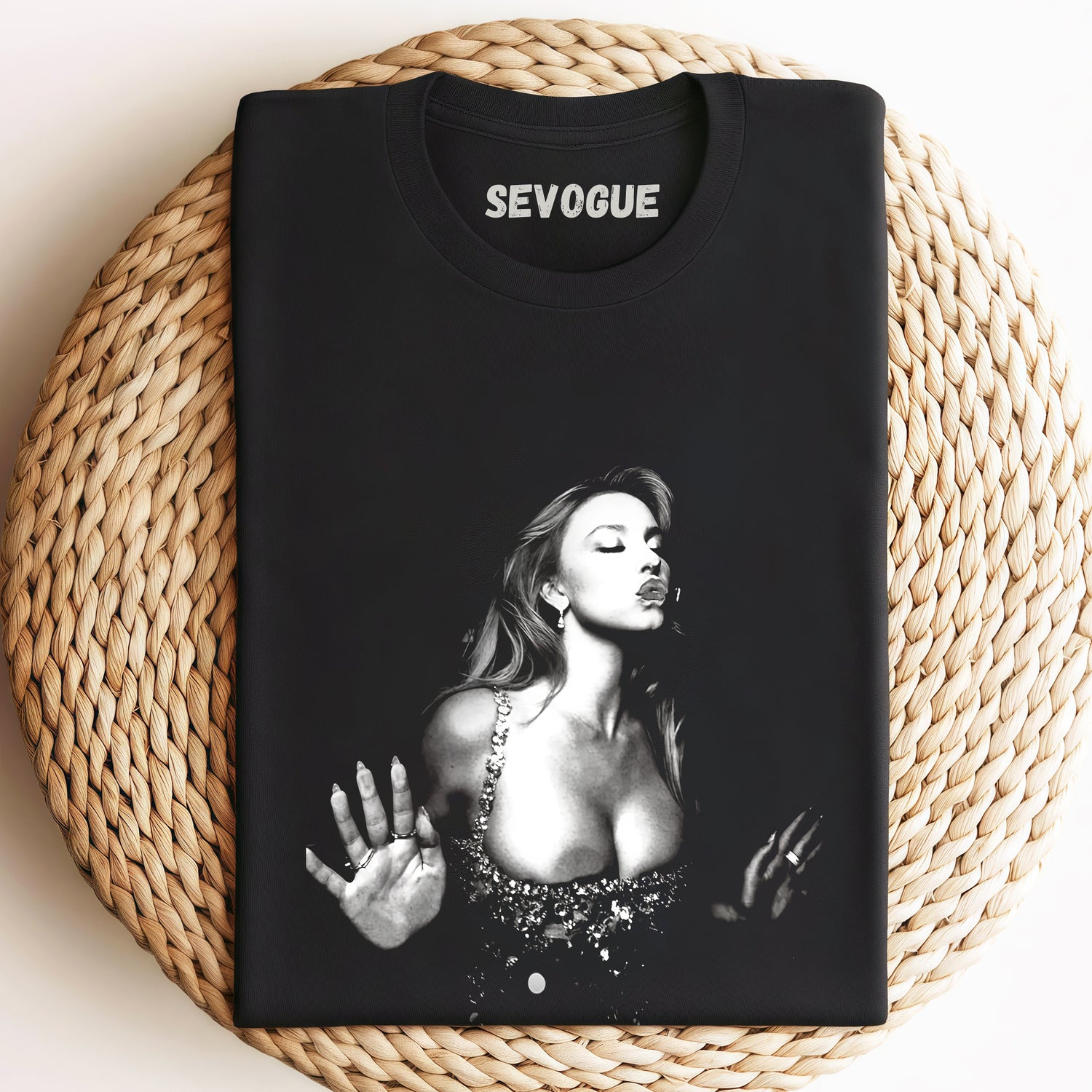 Sydney Sweeney V3 Unisex Tee, Sweatshirt & Hoodi