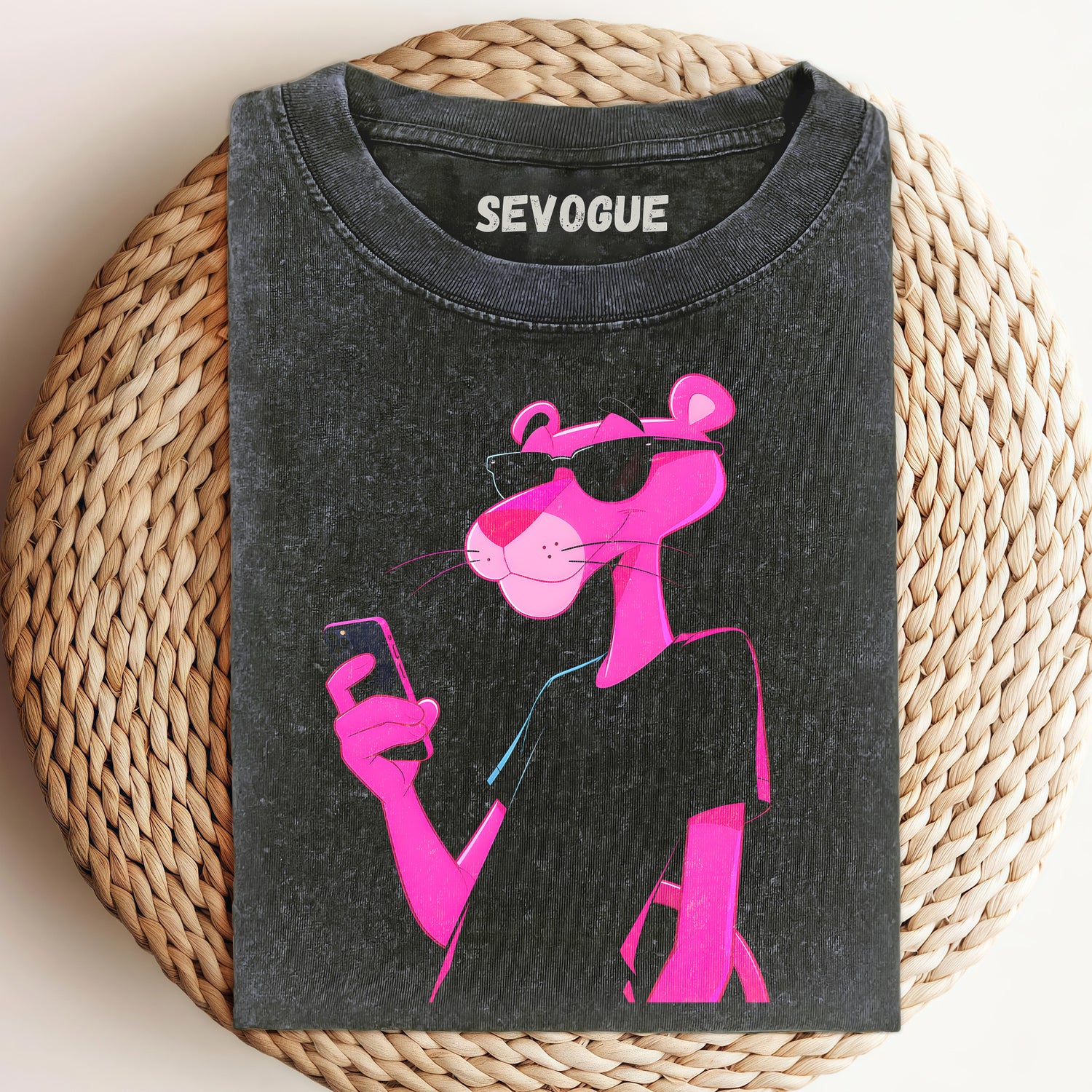 The Pink Panther Looking At His Phone Unisex Tee, Sweatshirt & Hoodi