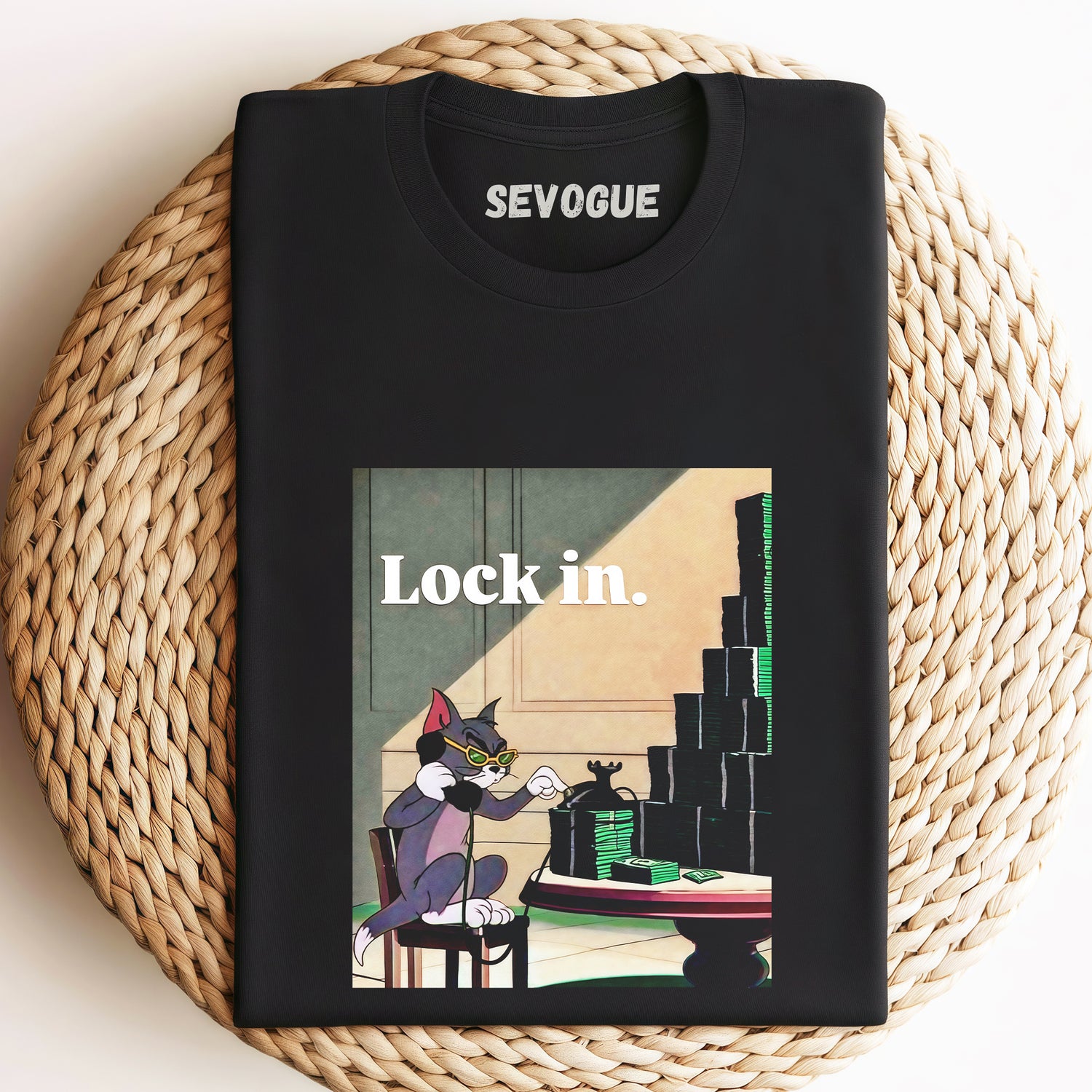 Tom V1  Unisex Tee, Sweatshirt & Hoodi