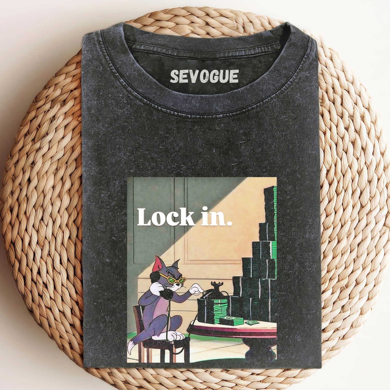 Tom V1  Unisex Tee, Sweatshirt & Hoodi
