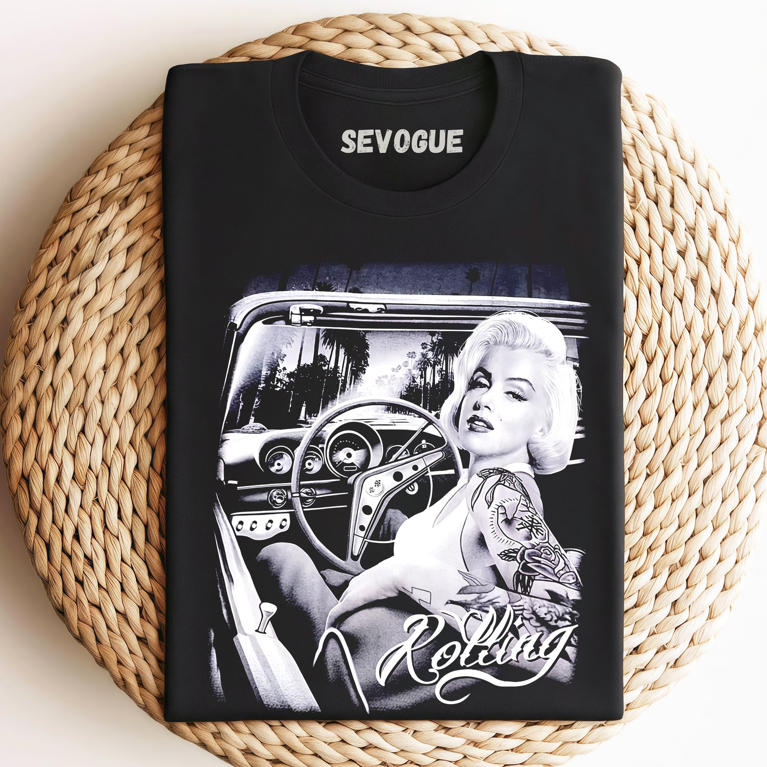 Vintage Marilyn Monroe Driving A Car Unisex Tee, Sweatshirt & Hoodie