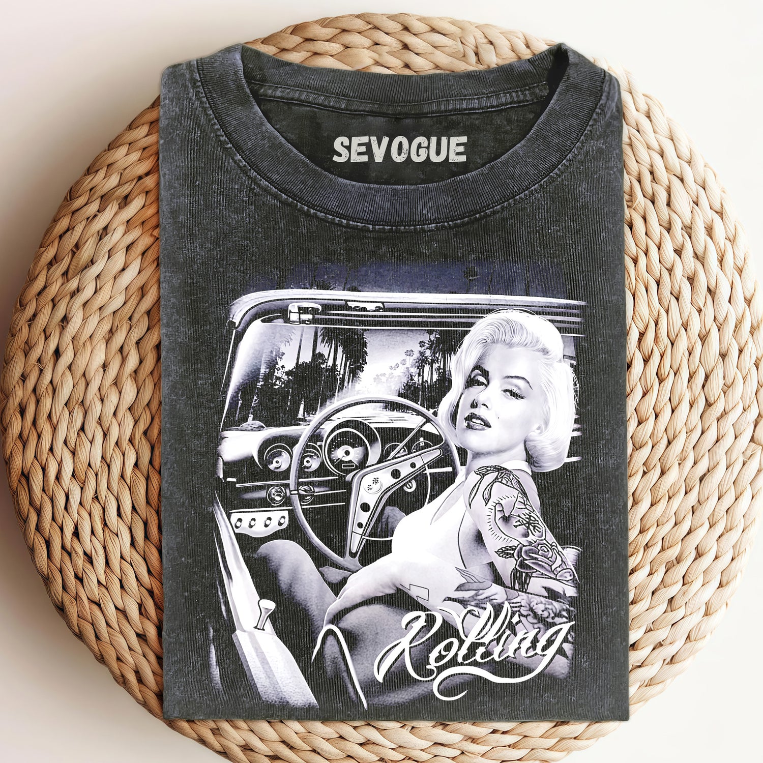 Vintage Marilyn Monroe Driving A Car Unisex Tee, Sweatshirt & Hoodie